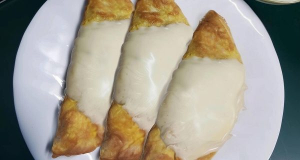 Crepes di frittata con prosciutto cotto e sottilette